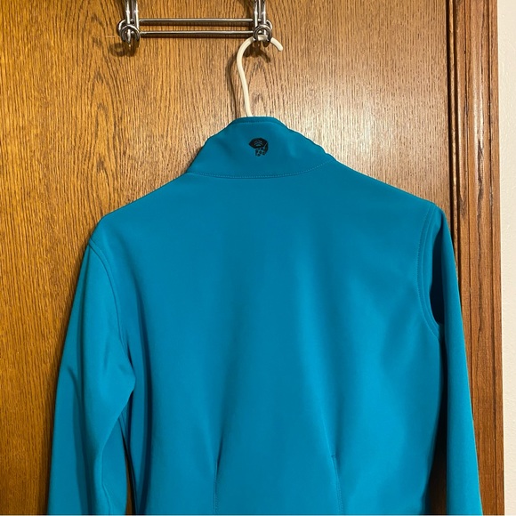 Women’s Small Mountain Hardwear Softshell Jacket - Picture 14 of 15